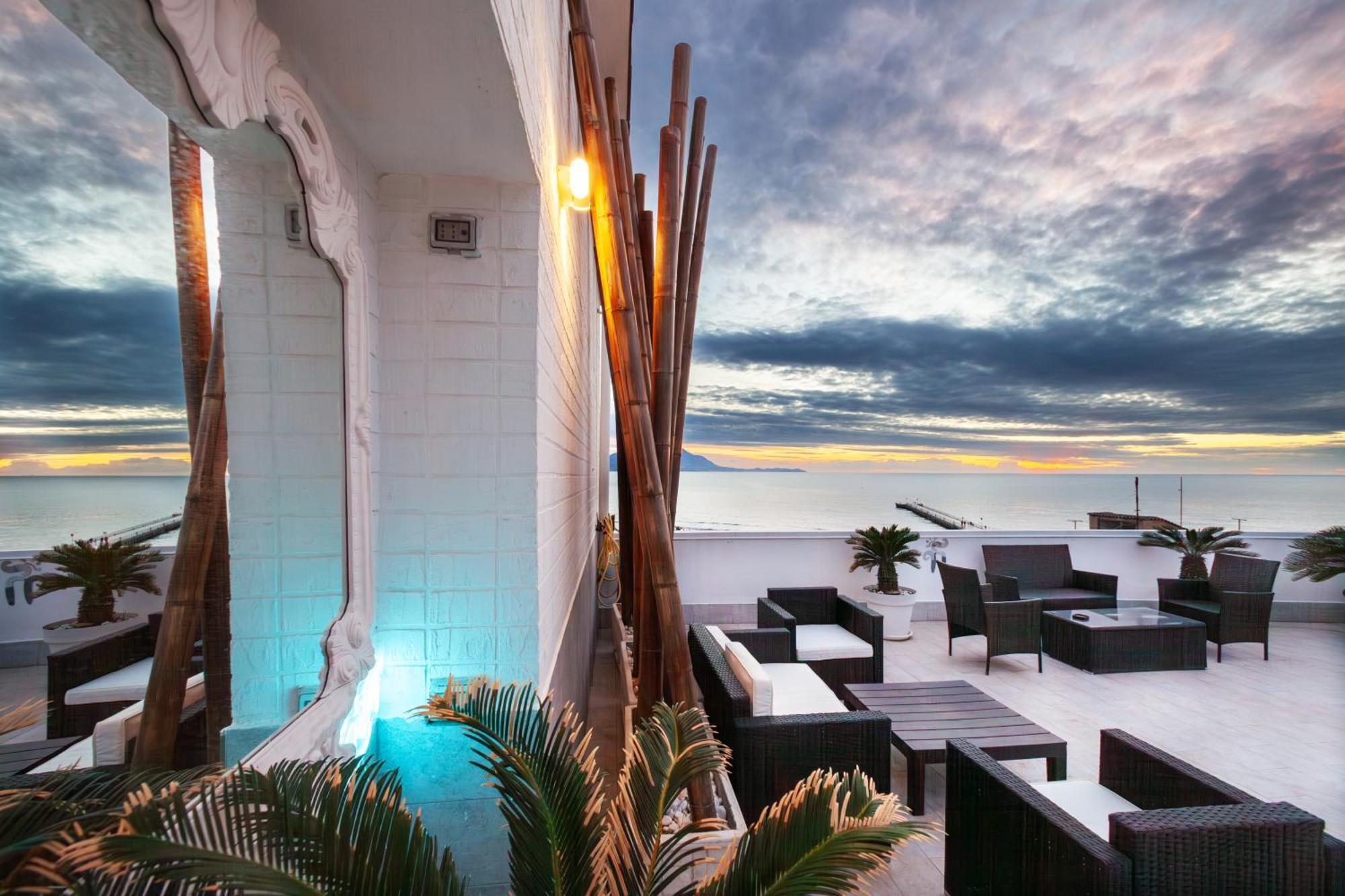 Mh Suites Rooms Apartments Bacoli Luaran gambar