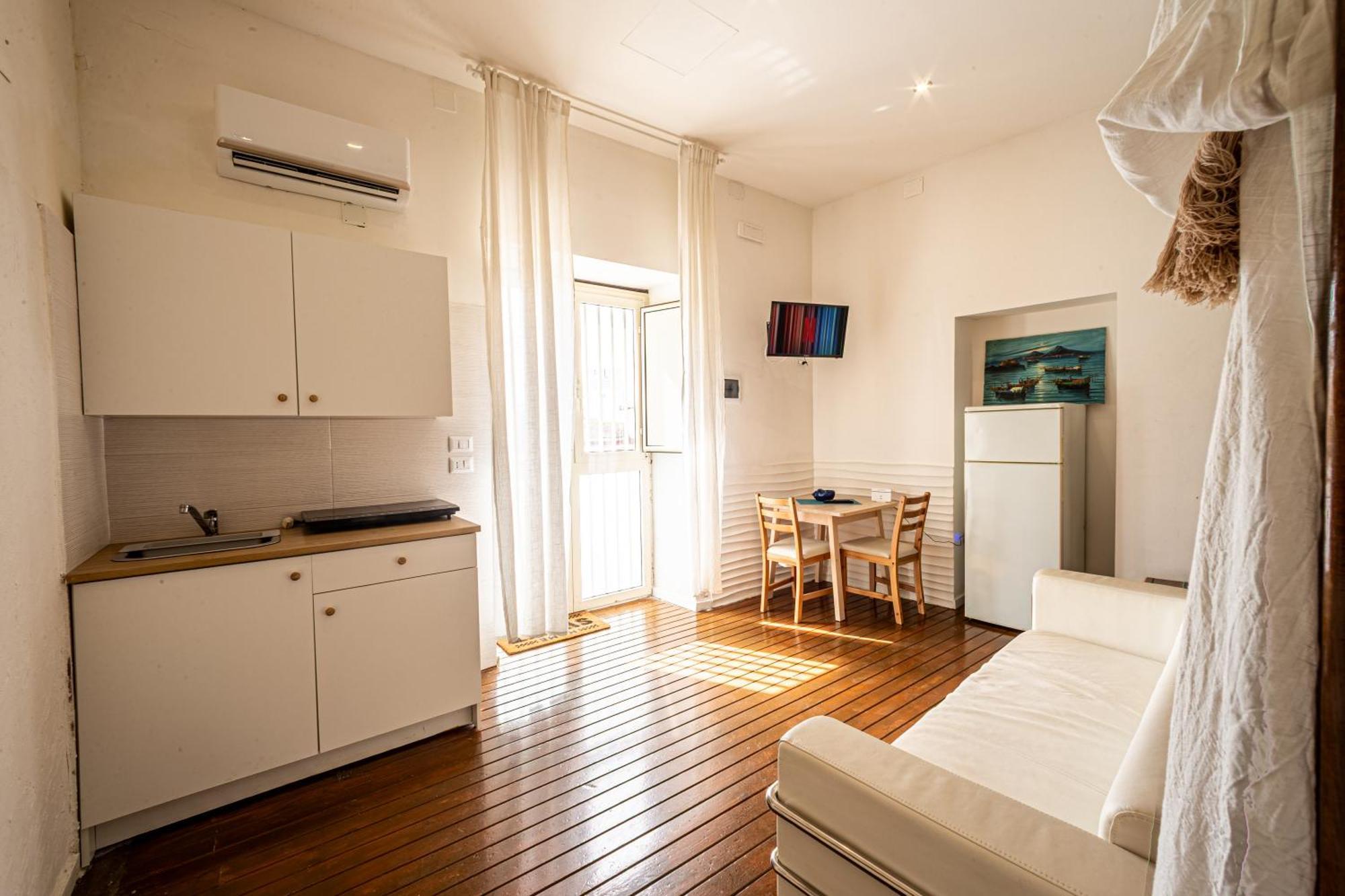 Mh Suites Rooms Apartments Bacoli Luaran gambar