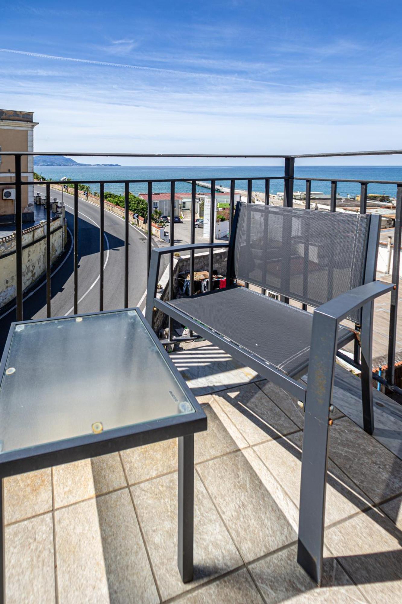 Mh Suites Rooms Apartments Bacoli Luaran gambar