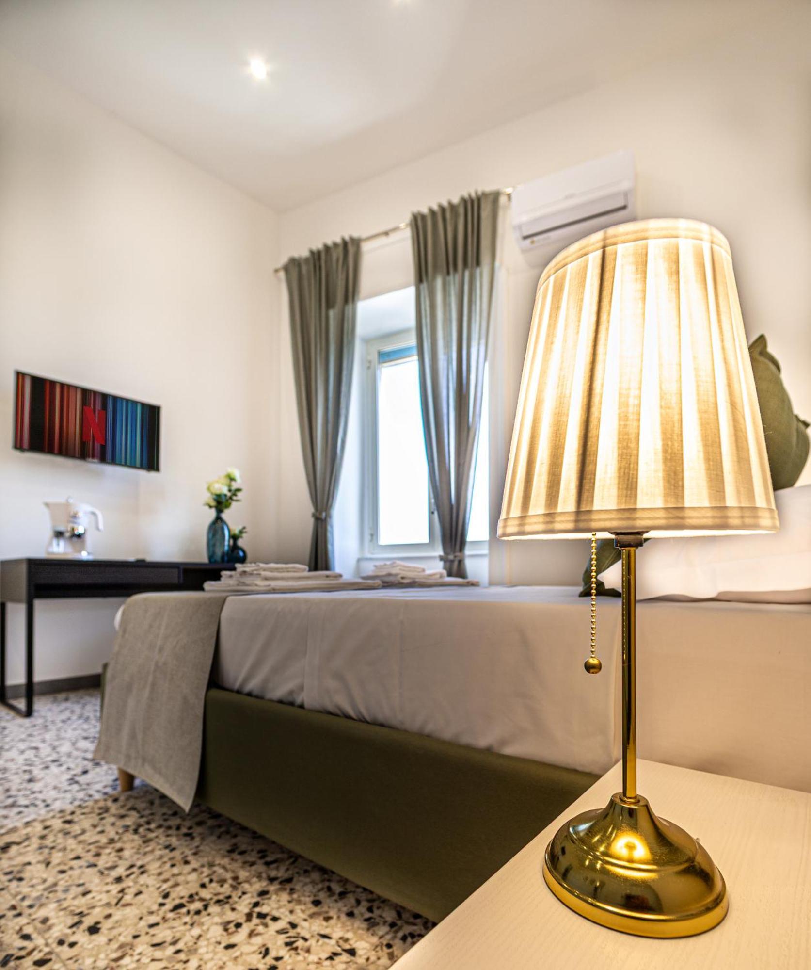 Mh Suites Rooms Apartments Bacoli Luaran gambar